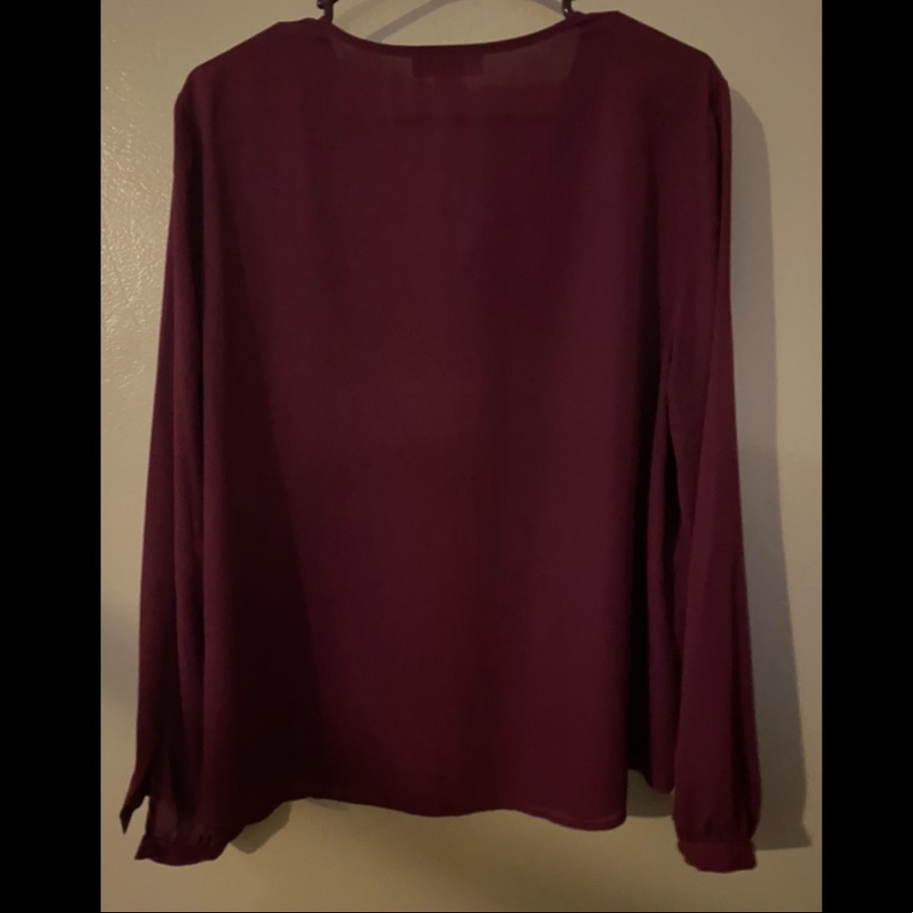 Blouse - Picture 2 of 3